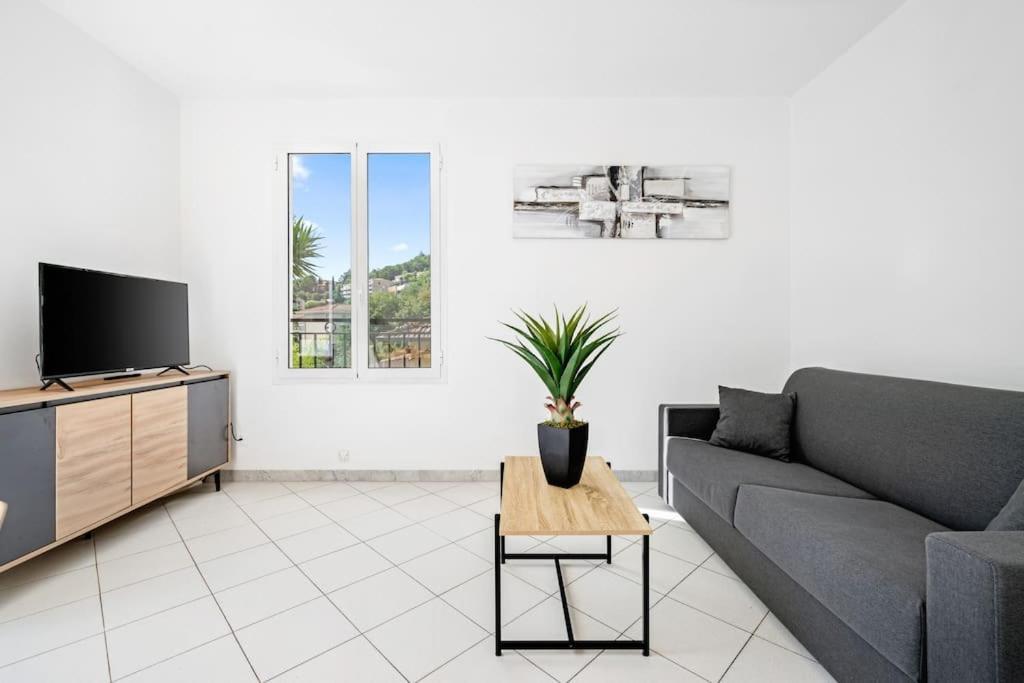 La Villa Julia - Calme - Spacieux - Parking Prive - Climatisation 芒通 外观 照片