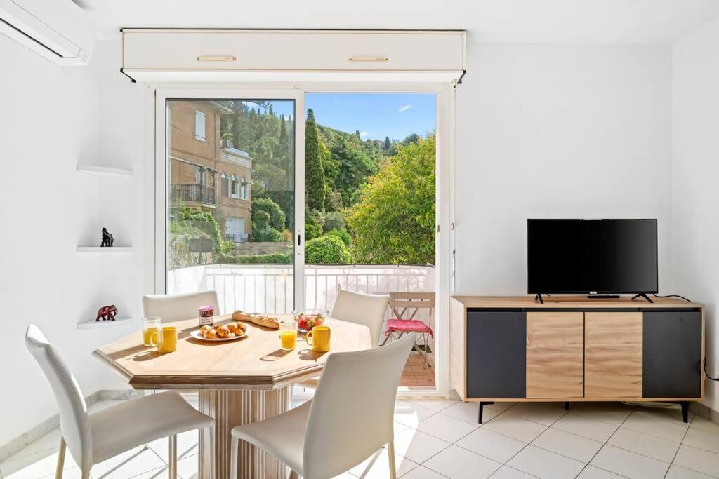 La Villa Julia - Calme - Spacieux - Parking Prive - Climatisation 芒通 外观 照片
