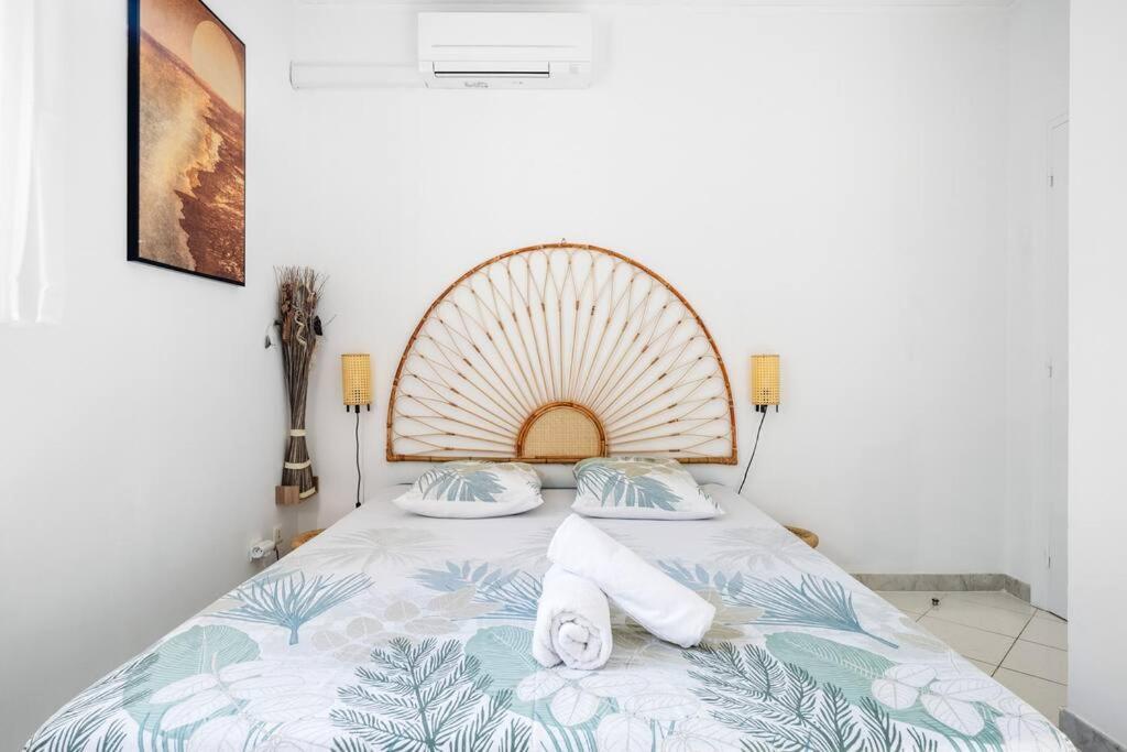 La Villa Julia - Calme - Spacieux - Parking Prive - Climatisation 芒通 外观 照片