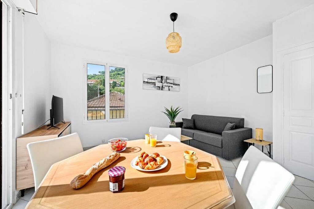 La Villa Julia - Calme - Spacieux - Parking Prive - Climatisation 芒通 外观 照片