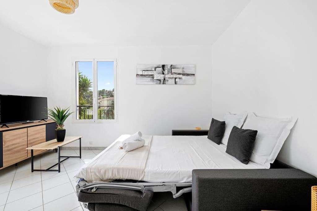 La Villa Julia - Calme - Spacieux - Parking Prive - Climatisation 芒通 外观 照片